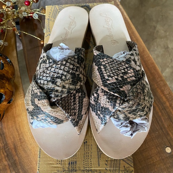 Free people sandals - Picture 2 of 2